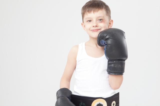 子どものうちにキックボクシングをした方が良いわけ 姿勢改善コラム 大阪市東成区 新深江駅近くのトレーニングジム Crown Studio クラウンスタジオ